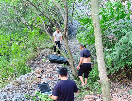 <strong>廣西南寧某項目地下溶洞探測</strong>